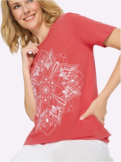 T-shirt long avec encolure ronde et imprimé mandala - Taille standard - Moda Vilona - Kiabi T-shirt long avec encolure ronde et imprimé mandala - Taille standard - Moda Vilona - Kiabi