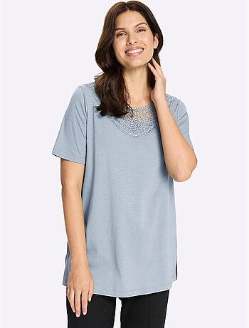 T-shirt long avec empiècement en dentelle et fentes latérales - Taille standard - Moda Vilona