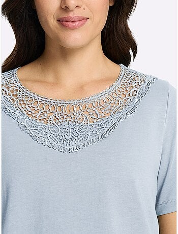 T-shirt long avec empiècement en dentelle et fentes latérales - Taille standard - Moda Vilona