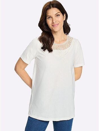 T-shirt long avec empiècement en dentelle et fentes latérales - Taille standard - Moda Vilona