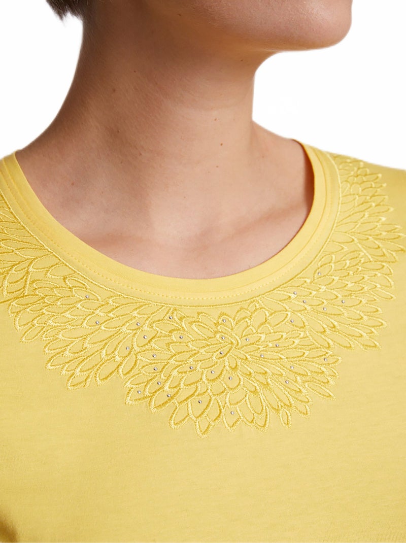 T-shirt manches 3/4 col brodé clouté Jaune - Kiabi