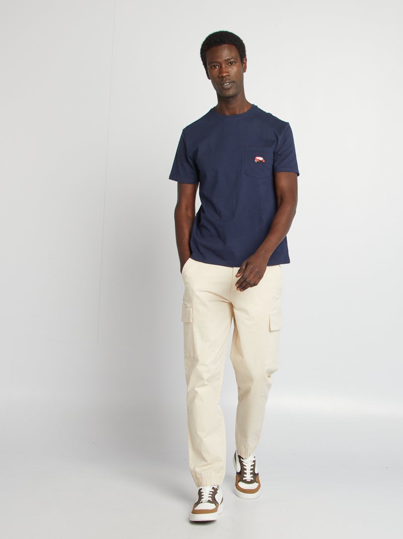 T-shirt manches courtes avec poche poitrine et broderie Bleu - Kiabi