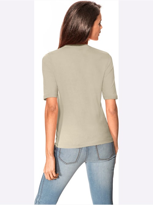 T-shirt Manches Courtes Col V - Taille Standard - Helline - Kiabi T-shirt Manches Courtes Col V - Taille Standard - Helline - Kiabi