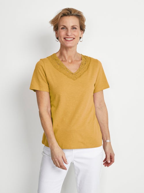 T-shirt manches courtes coton et macramé - Kiabi