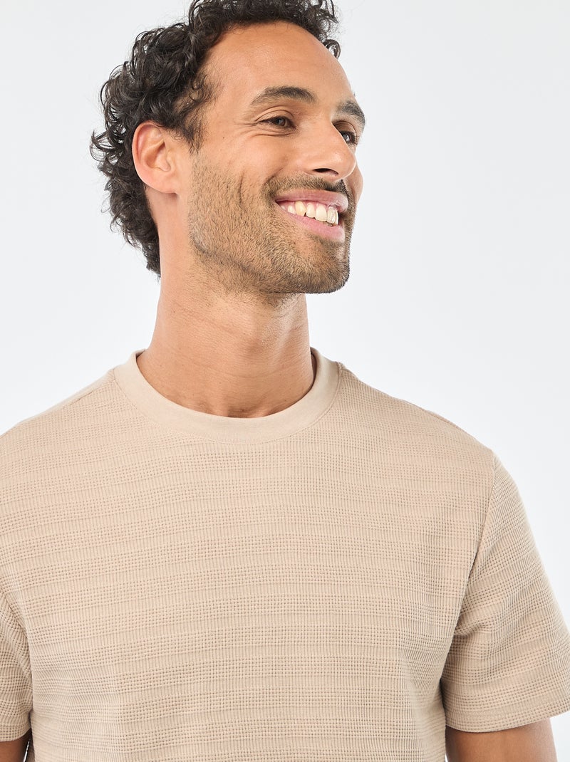T-shirt manches courtes en maille gaufrée Beige - Kiabi