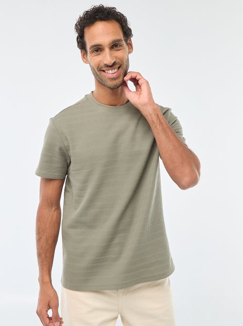 T-shirt manches courtes en maille gaufrée - Kiabi T-shirt manches courtes en maille gaufrée - Kiabi
