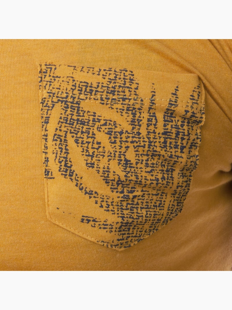 T-shirt manches courtes imprimé poitrine Jaune moutarde - Kiabi