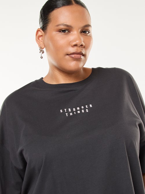 T-shirt manches courtes 'Stranger Things' imprimé rect-verso - Kiabi