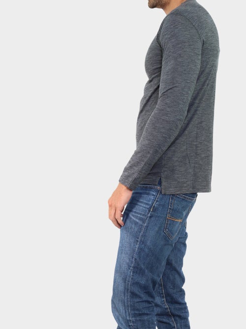 T-shirt manches longues avec fines rayures - Kiabi