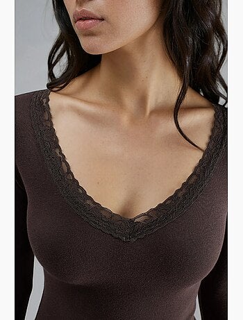 T-shirt ajusté col v détails dentelle manches longues busem