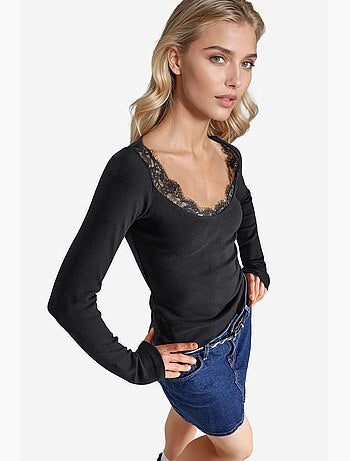 T-shirt manches longues col v dentelle busem
