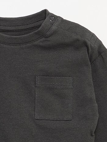 T-shirt manches longues et poche poitrine