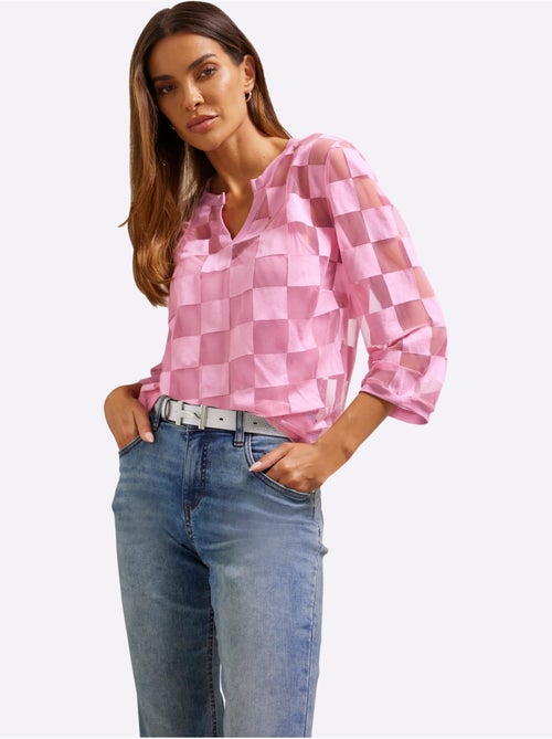 T shirt manches trois quarts et motif carreaux dévoré encolure V - Taille standard - Helline - Kiabi T shirt manches trois quarts et motif carreaux dévoré encolure V - Taille standard - Helline - Kiabi