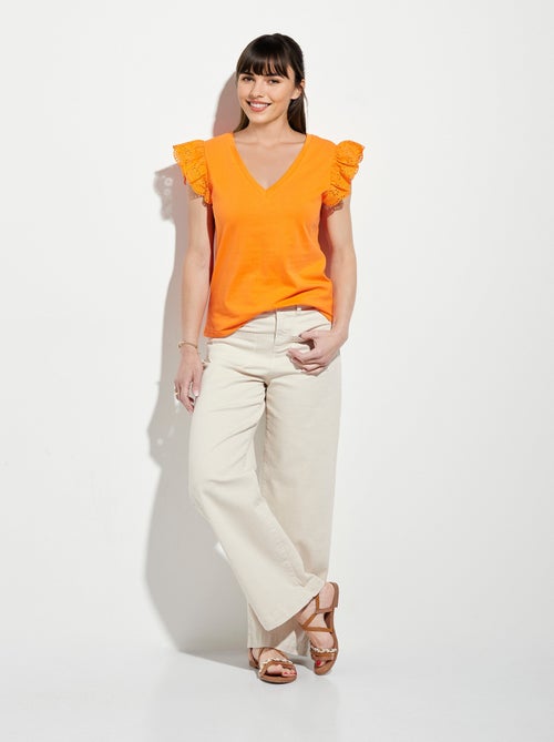 T-shirt manches volantées avec encolure V - Kiabi
