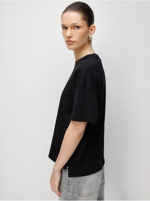 T-shirt oversize à col rond et fente mixray - Kiabi T-shirt oversize à col rond et fente mixray - Kiabi