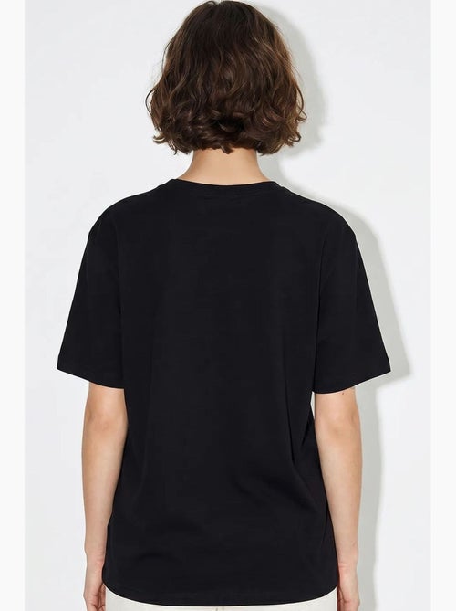 T-shirt oversize imprimé à col v lucci - Kiabi T-shirt oversize imprimé à col v lucci - Kiabi