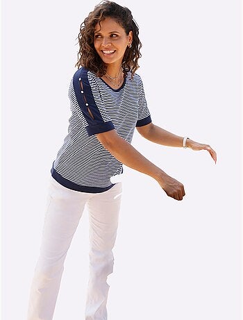 T-shirt rayé à encolure arrondie avec manches courtes ornées de boutons - Taille standard - Witt