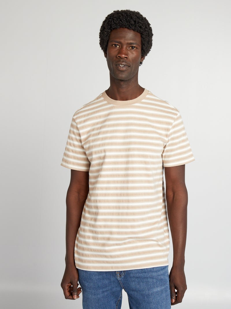 T-shirt rayé à manches courtes beige - Kiabi