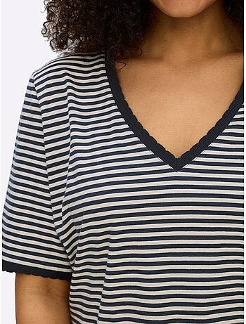 T-shirt Rayé Séduisant Motif à Rayures - Taille Standard - Sheego
