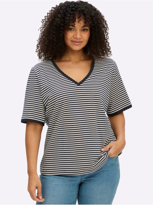 T-shirt Rayé Séduisant Motif à Rayures - Taille Standard - Sheego - Kiabi