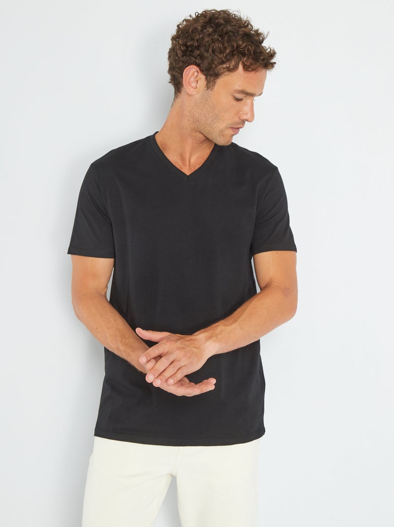 T-shirt regular col V en coton noir - Kiabi
