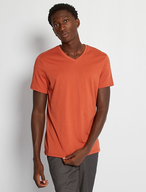 T-shirt regular en coton col V                                                                                                                                                                                                                 rouge brique 
