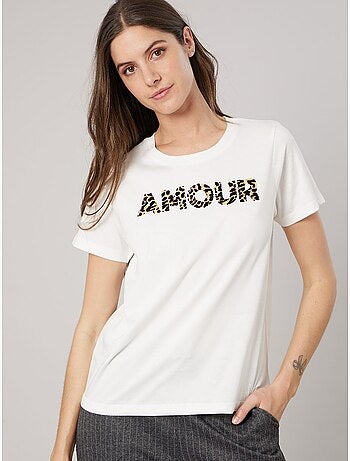 T-shirt regular femme en 100% coton inscription AMOUR en léopard 'Deeluxe'