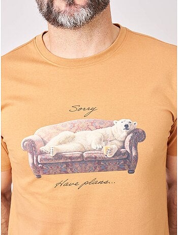 T-shirt regular homme en 100% coton imprimé ours sur canapé 'deeluxe'