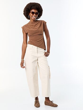 T-shirt sans manches asymétrique
