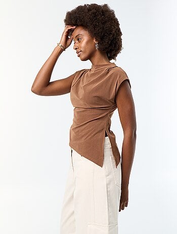 T-shirt sans manches asymétrique