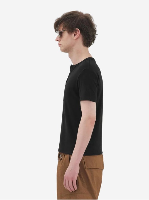 T-shirt slim à col rond avec boutons giesto - Kiabi T-shirt slim à col rond avec boutons giesto - Kiabi