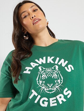 T-shirt 'Stranger Things'  'Hawkins' emmanchure descendue - Kiabi