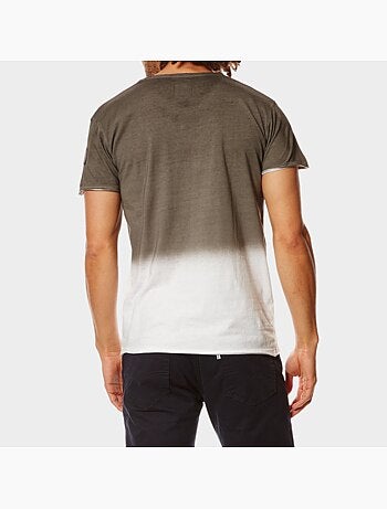 T-shirt tye and die