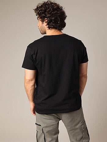 T-shirt uni 100% coton avec poche poitrine
'Deeluxe'