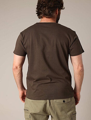 T-shirt uni 100% coton avec poche poitrine
'Deeluxe'