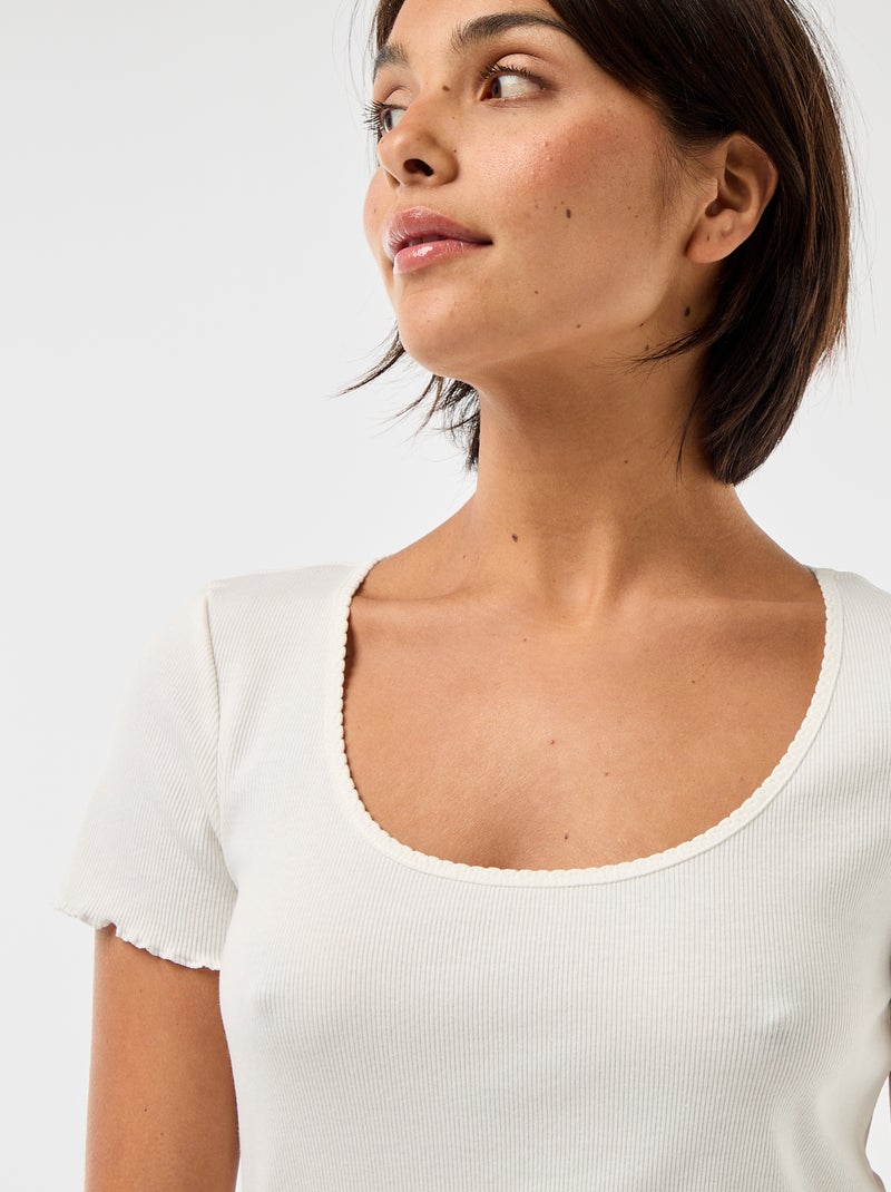 T-shirt uni en maille côtelé manches courtes Blanc - Kiabi