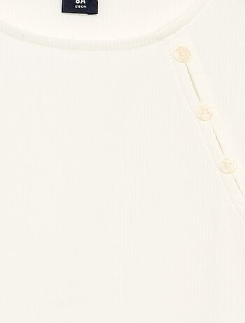 T-shirt uni en maille côtelée avec épaule boutonnée