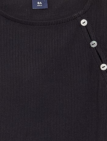 T-shirt uni en maille côtelée avec épaule boutonnée
