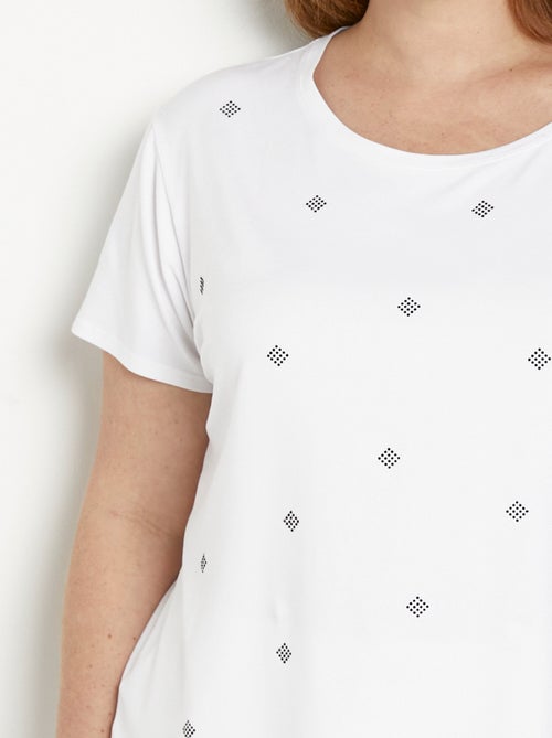 T-shirt uni strass col rond manches courtes - Kiabi T-shirt uni strass col rond manches courtes - Kiabi