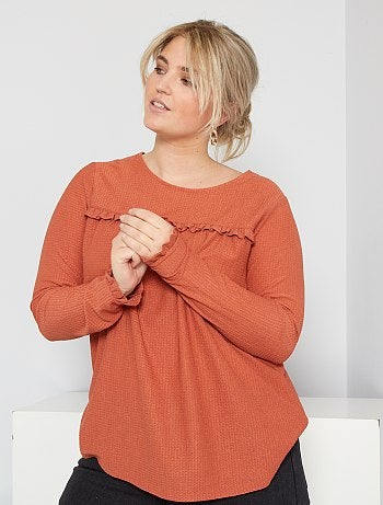 T-shirt volants poitrine