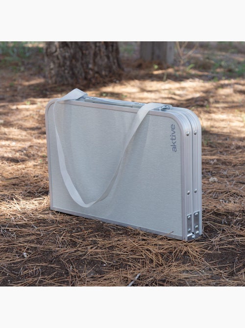 Table pliable camping valise antidérapante beige avec auxiliaire rouge aktive - Kiabi