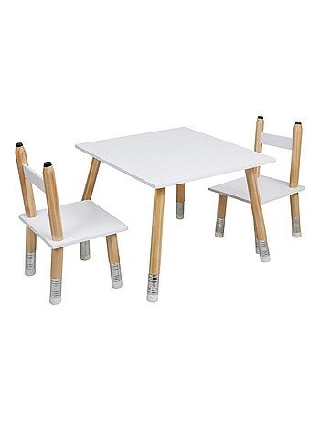 Table scandinave avec 2 chaises crayon pour enfant