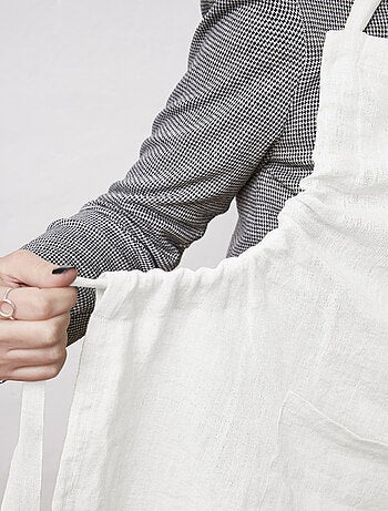 Tablier ajustable en lin lavé SOLINE – Élégance et praticité en cuisine