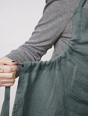 Tablier ajustable en lin lavé SOLINE – Élégance et praticité en cuisine