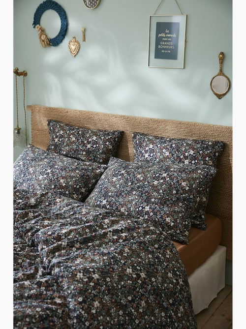 Taie d'oreiller gaze coton 60 x 60 cm Capucine bleu nuit - Kiabi Taie d'oreiller gaze coton 60 x 60 cm Capucine bleu nuit - Kiabi