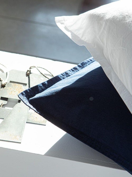 Taie d'oreiller 100% Percale de Coton Lavé 80 fils - Kiabi Taie d'oreiller 100% Percale de Coton Lavé 80 fils - Kiabi