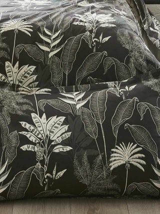 Taie d'oreiller en satin aux feuilles tropicales