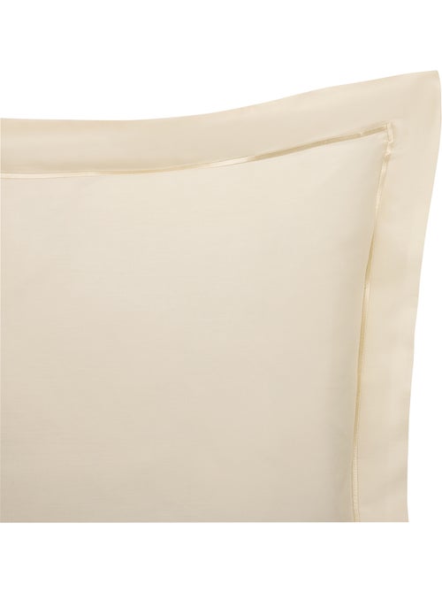 Taie d'Oreiller – Satin de Coton 120 Fils/cm² – Hôtellerie Haut de Gamme - Kiabi Taie d'Oreiller – Satin de Coton 120 Fils/cm² – Hôtellerie Haut de Gamme - Kiabi