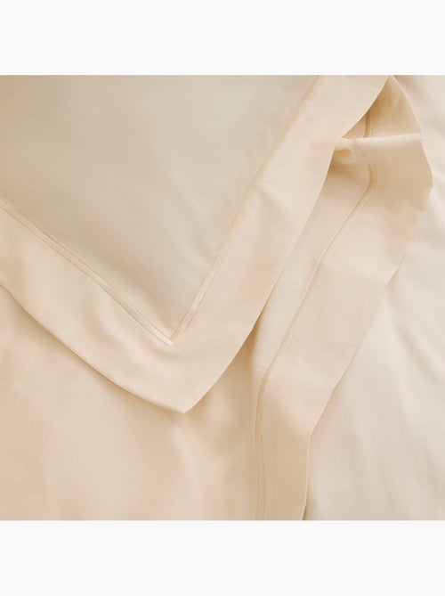 Taie d'Oreiller – Satin de Coton 120 Fils/cm² – Hôtellerie Haut de Gamme - Kiabi Taie d'Oreiller – Satin de Coton 120 Fils/cm² – Hôtellerie Haut de Gamme - Kiabi