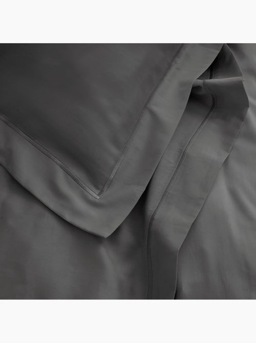 Taie d'Oreiller – Satin de Coton 120 Fils/cm² – Hôtellerie Haut de Gamme - Kiabi Taie d'Oreiller – Satin de Coton 120 Fils/cm² – Hôtellerie Haut de Gamme - Kiabi